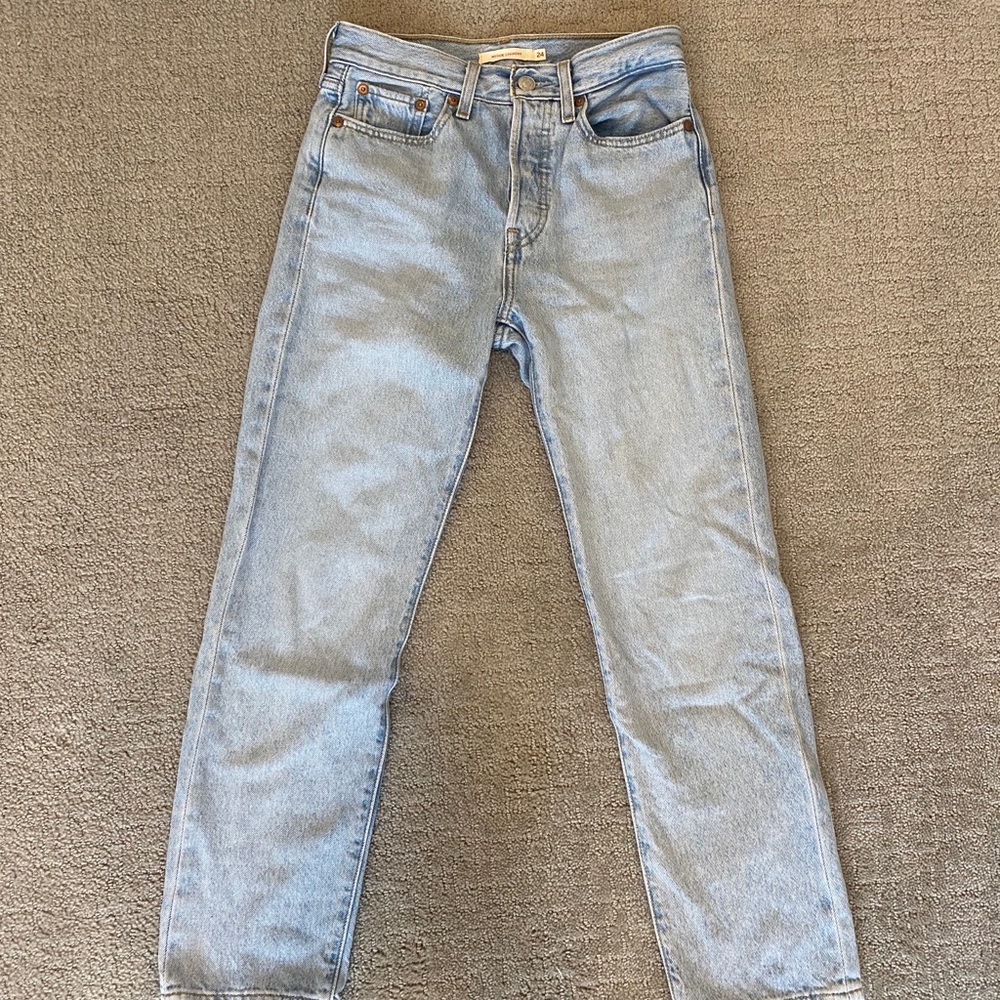 Levi’s Wedgie Straight Light Wash Jeans
